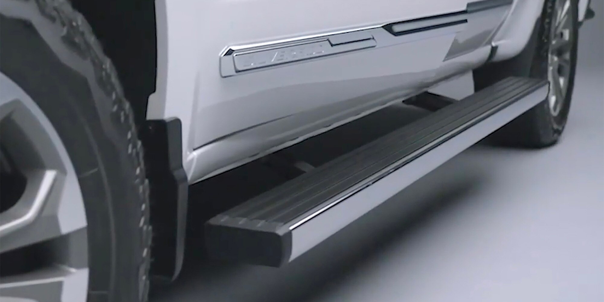 Nova Silverado 2026 com estribos elétricos retráteis